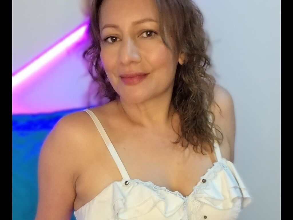 Amal Gonzalez Picture
